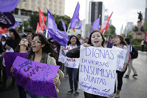 Grupos religiosos vs aborto, amenazan a activistas en Veracruz