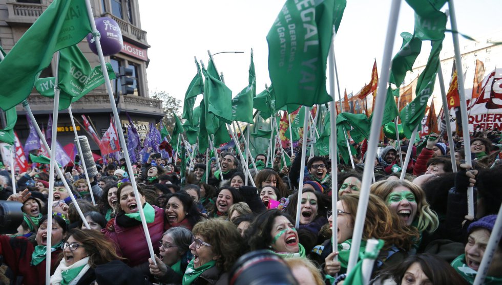 Diputados argentinos aprueban legalización del aborto