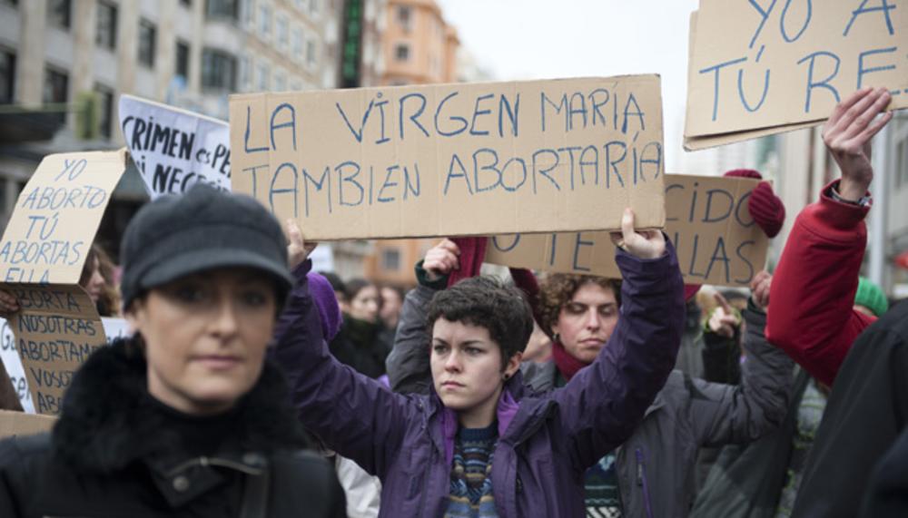 «¿Por qué no quieres tener a tu bebé?»: Centros ofrecen ayuda para abortar pero son un engaño.