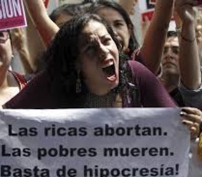 Negación de servicios y cárcel a mujeres que eligen abortar