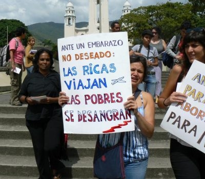 Exigen liberar a indígena encarcelada por abortar